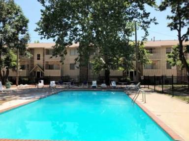 Main picture of 4901 E Harry St