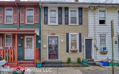 Main picture of 226 N Pitt St