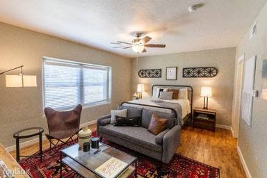 Main picture of 625 S Elgin Ave