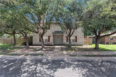 Main picture of 1905 Woodsman Dr
