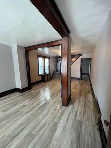 Main picture of 225 W Ridge St
