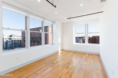 Main picture of 347 Lorimer