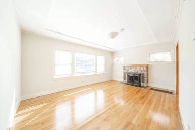 Main picture of 438 Elwood Ave
