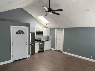 Main picture of 8217 Myrtle Ave