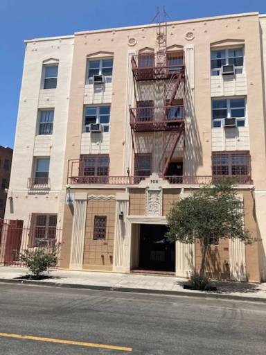 Main picture of 709 S Mariposa Ave