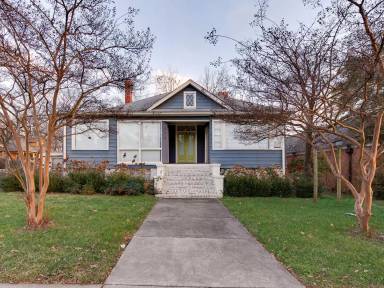 Main picture of 428 Hawthorne Ln