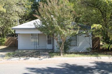Main picture of 523 Wainwright St
