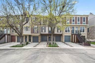 Main picture of 2578 E Nichols Cir