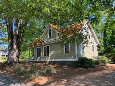 Main picture of 493 Yonah Ave