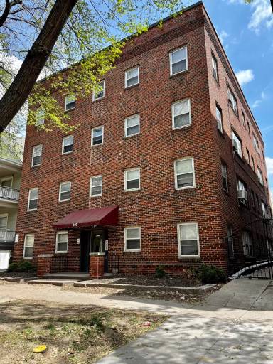Main picture of 640 S 12th St