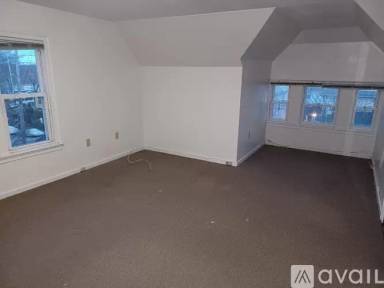 Main picture of 443 E 4th St