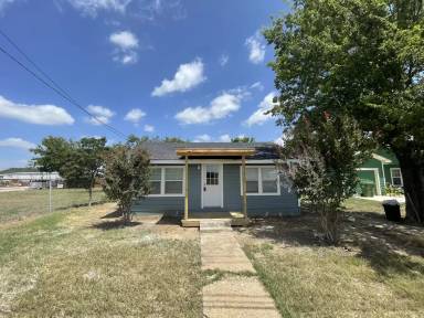 Main picture of 1403 SE Martin Luther King Jr St