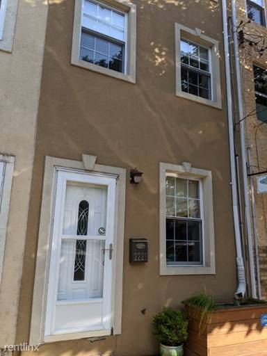 Main picture of 2241 Tulip St