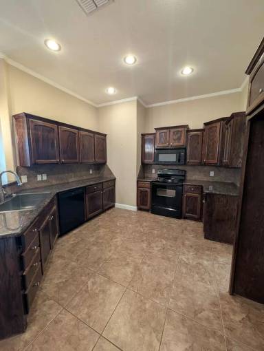 Main picture of 7613 85th St