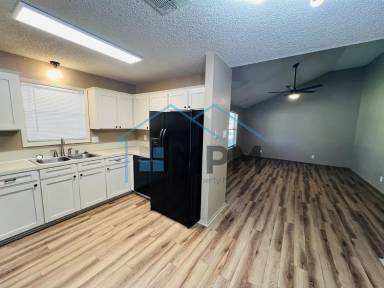 Main picture of 315 Cedarbrook Dr