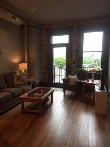 Main picture of 143 W Main St
