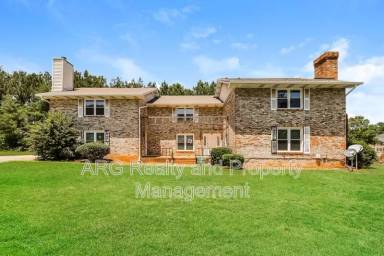 Main picture of 2140 Fairway Ct SE