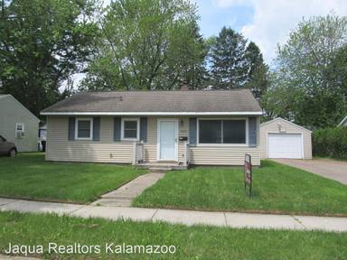 Main picture of 3006 Emerald Dr