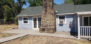 Main picture of 8030 Lake St