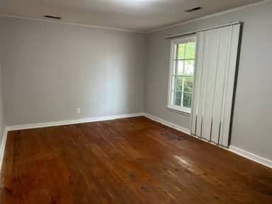 Main picture of 116 W Shoal St