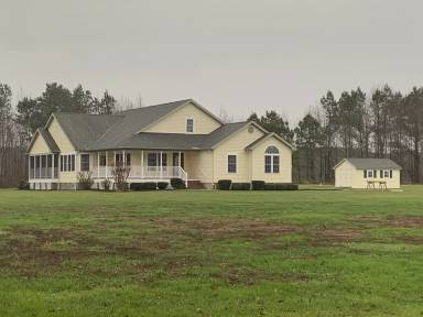 Main picture of 8871 Newark Rd
