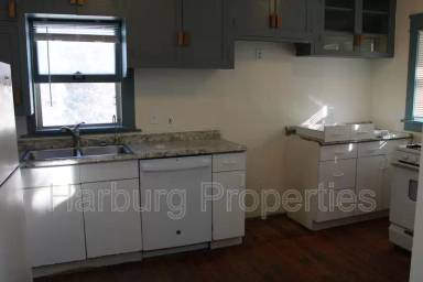 Main picture of 462 W Pine St