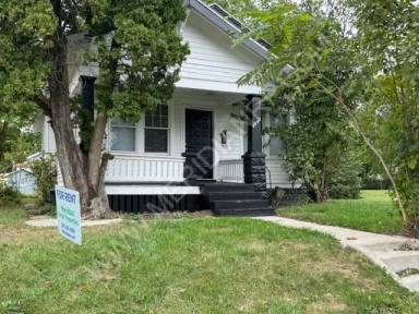 Main picture of 2942 Central Dr