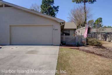 Main picture of 6004 Caddy Cir