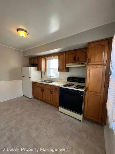 Main picture of 6832 Huron Ave