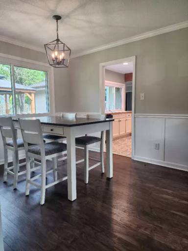 Main picture of 1917 Burlingame Dr SE