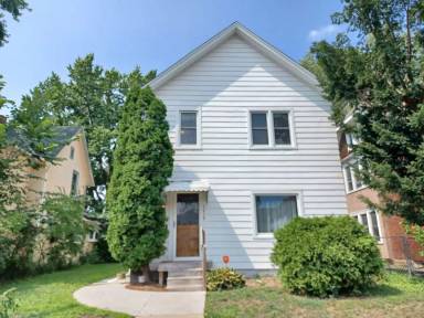 Main picture of 1318 5th St NE