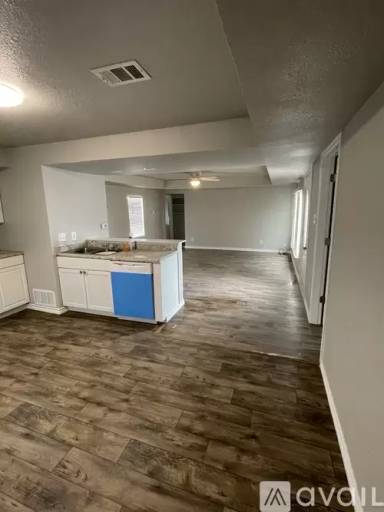 Main picture of 710 SW 3rd St