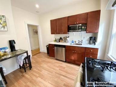 Main picture of 40 Harvest St