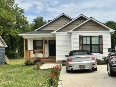 Main picture of 626 West Bell Street - 1