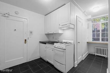 Main picture of 433 W 21st St