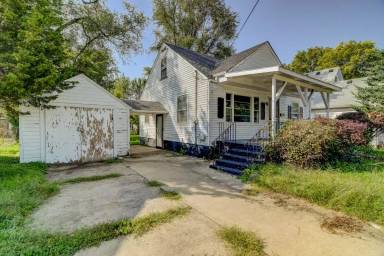 Main picture of 759 E Lawrence St