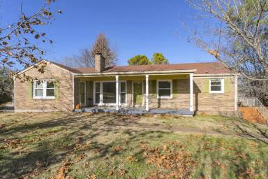 Main picture of 2619 Carter Ave