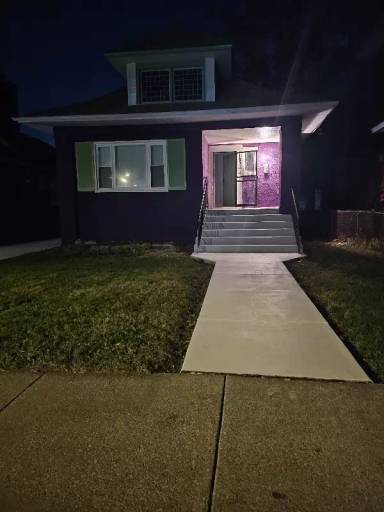 Main picture of 7808 S Saginaw Ave