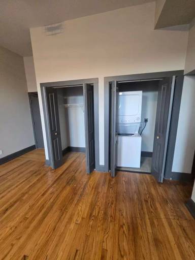 Main picture of 302 Commercial St