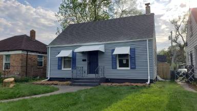 Main picture of 252 Roosevelt St