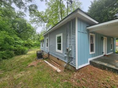 Main picture of 8 Long St