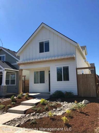Main picture of 3607 NE McDonald Ln