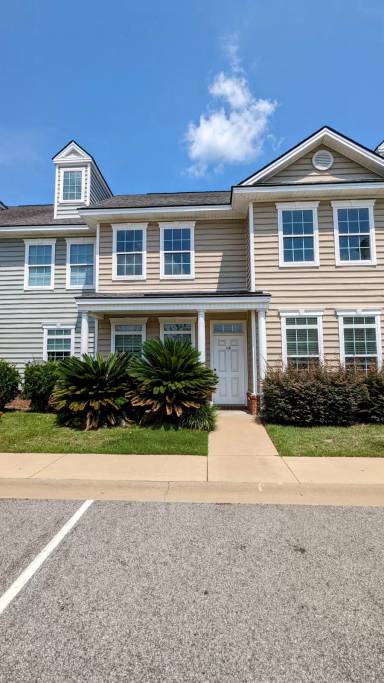 Main picture of 116 Governors Blvd