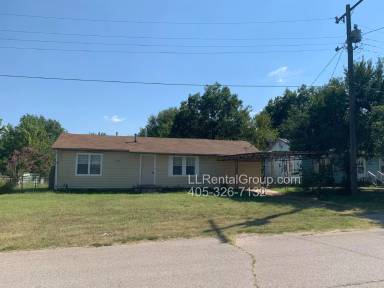 Main picture of 9012 NE 17th St