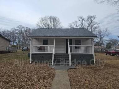 Main picture of 12 Lester Ave