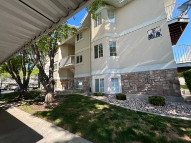 Main picture of 1166 W 1295 S