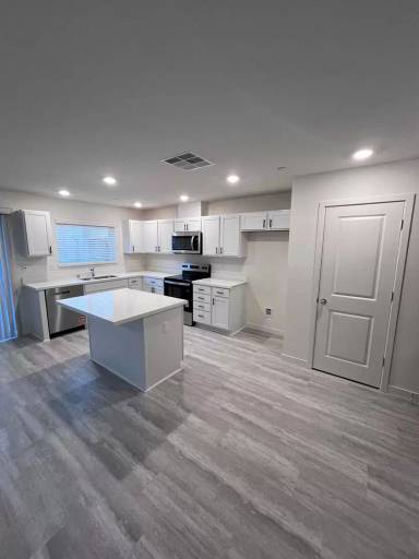 Main picture of 8049 Whippersnapper Way