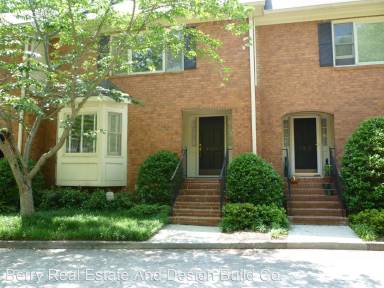 Main picture of 1383 Sheffield Glen Way NE