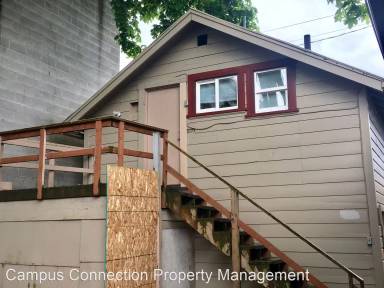 Main picture of 641 1/2 Madison St