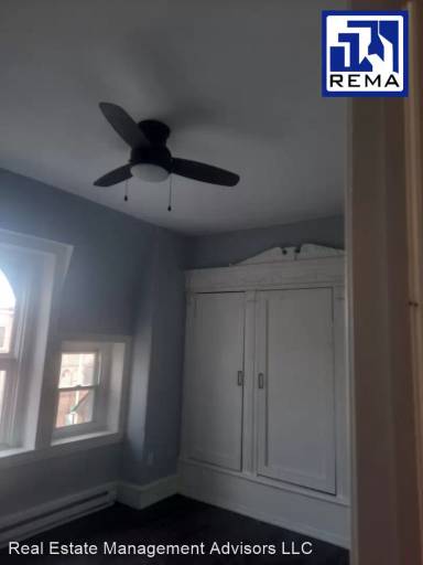 Main picture of 3218 W Diamond St